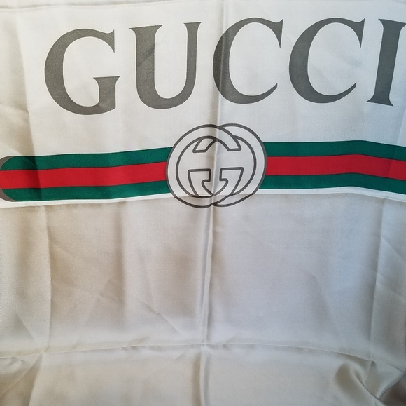 New Women's "GUCCI" Silk Scarf - Picture 4 of 6
